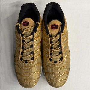 Nike Air Max Plus TN QS Metallic Gold Red 11M DS AUTHENTIC OG Box (small rip)